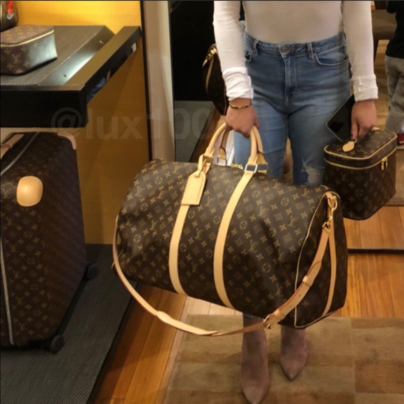 louis vuitton travel bag size